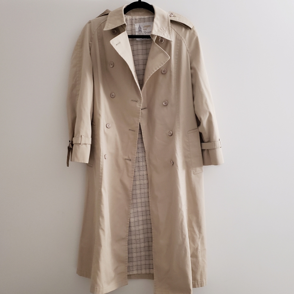 London Fog - Vintage tan trench coat